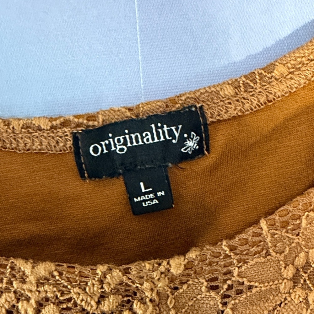 Originality Brown Lace Crop Top - Picture 2 of 3